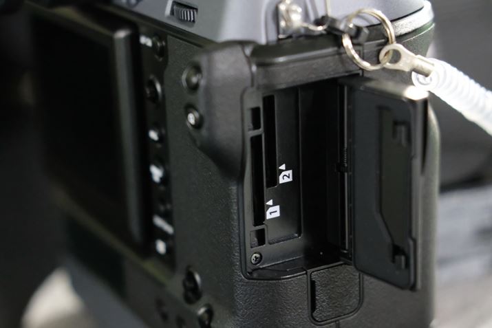 UHS-IIΉ̃fASDJ[hXbg̗p