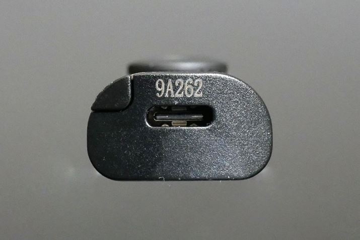 {̒ʂUSB Type-C[q𑕔BΉiȂX}[gtH[d邱Ƃłĕ֗