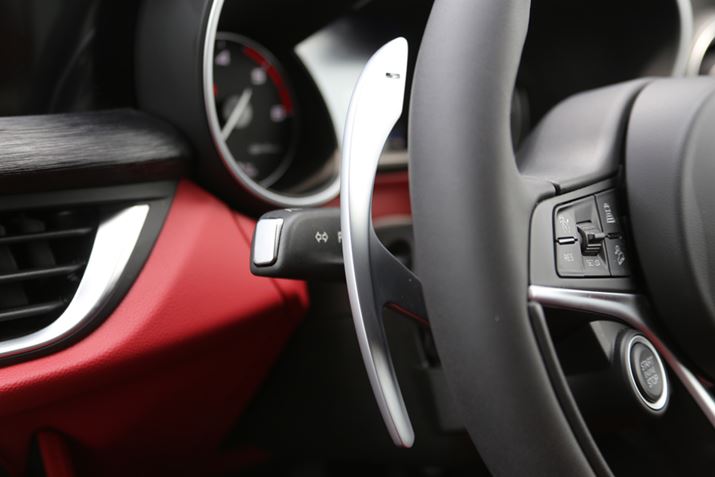 phVtǵAEBJ[o[Ƃ̋߂̂ŁAӐ}ɐGĂ܂Ƃ