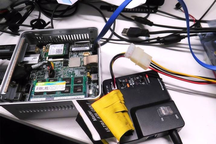 HDD̏Ⴕ~jPCf[^̋zoĂlq