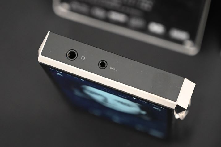 I[fBIo͖͂{̓Vʂɔzu