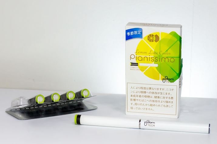 �q゚�A�j�b�V���u�����h�̃J�[�g���b�W�̓z���C�g