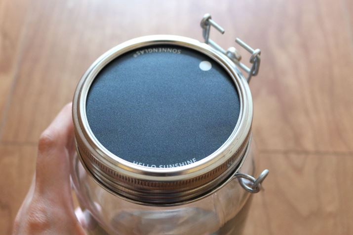 [d́At^̏㕔ɂ\[[`[WplɒړĂ邾