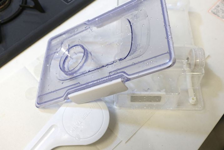 X~ɂۂ́A^N悭āA芣ĂZbg܂