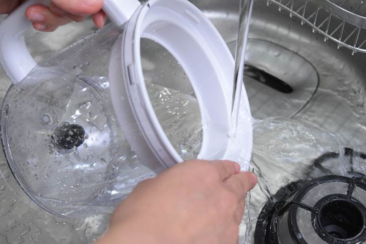 ep[cۂƐ􂢂ł̂͂ꂵA|bg̏㕔̂ԂɎwɂ_CɂȂ