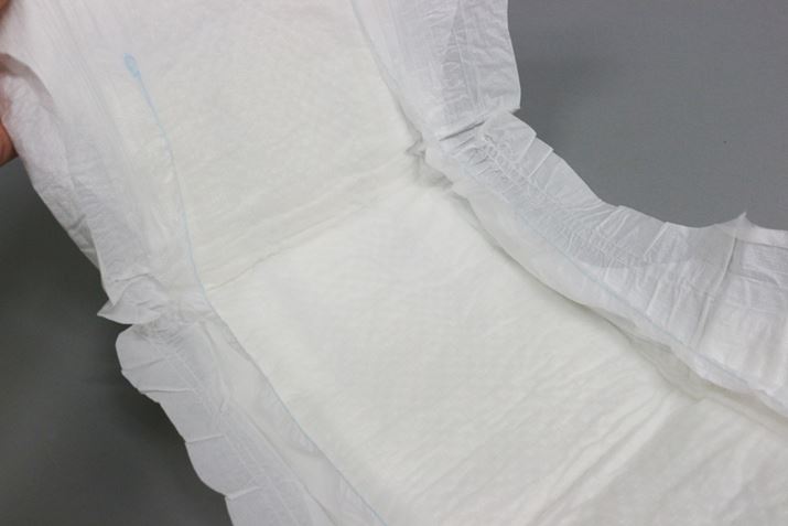 �A��f�����������ރX���b�g�≡������h���M���U�[�Ȃǂ𑕔�