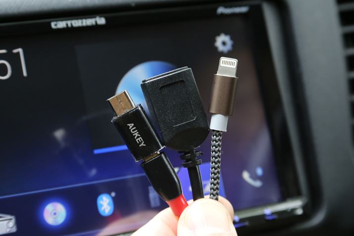 EuLightningP[uvAFH-9400DVSɐڑĂUSBP[uAAndroid AutopUSBP[u