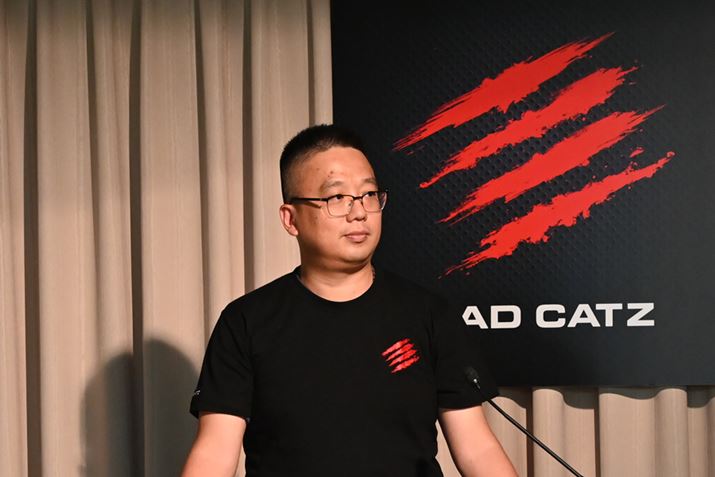 Mad Catz GlobalŃ[l}l[W[𖱂߂Bill Lo