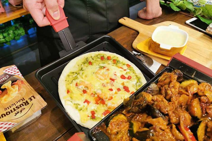 �I�v�V�����Ńs�U�v���[�g�������\��B���i��2,000�~�i�ŕʁj�ŁA���a20�p�܂ł̃s�U���Ă��܂�