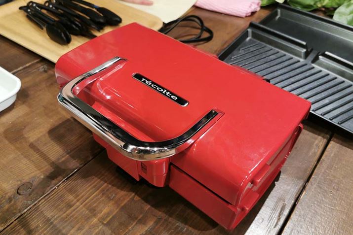 �����ȃg�����N�̂悤�ɃR���p�N�g�ȏ�ԂŎ��[�ł��܂�