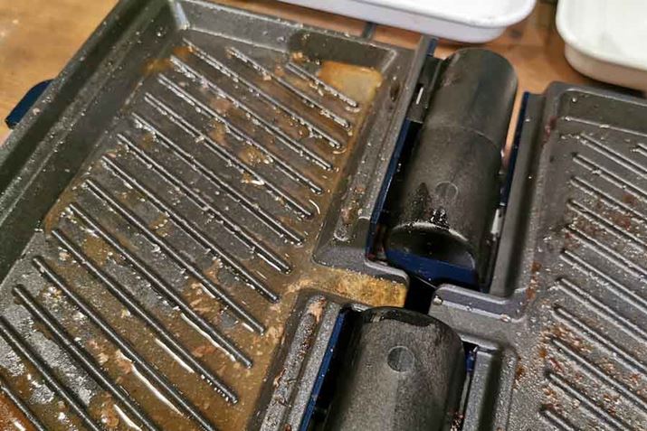 ���ʃv���[�g�ɂ͖��𓦂�����������A�]���Ȗ������̎󂯎M�ɗ��Ƃ��Ă���܂�