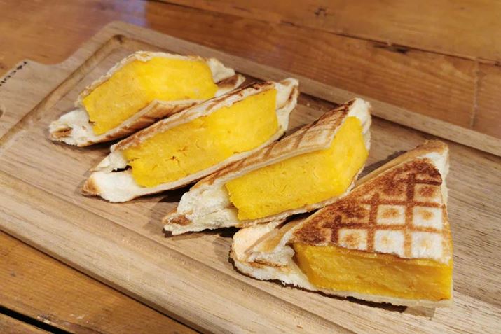 ���s�̕������Ēf�ʂ����ꂢ�ȃz�b�g�T���h������ŊȒP�ɍ��܂�