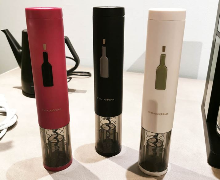 �d�����C���I�[�v�i�[�A���C���L�[�p�[�Ƃ��ɁA���b�h�A�u���b�N�A�z���C�g��3�F�W�J