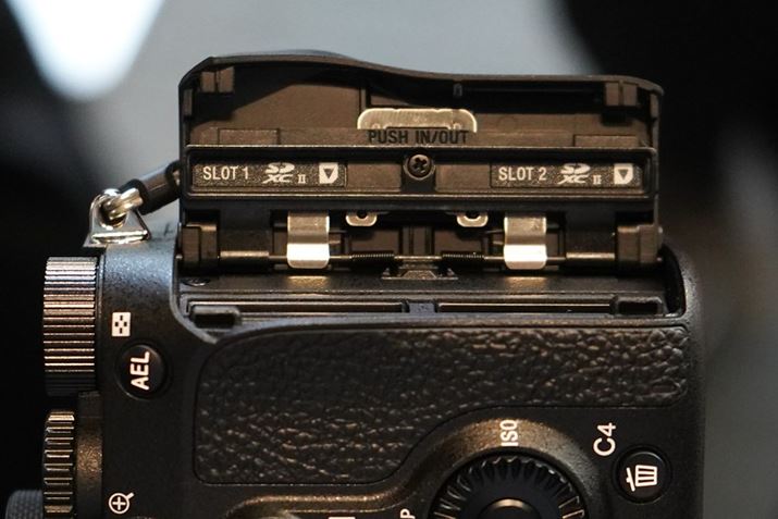 fAXbg͗XbgƂUHS-IIΉɂȂAXbg̈ʒu]Ƃ͋tɂȂ