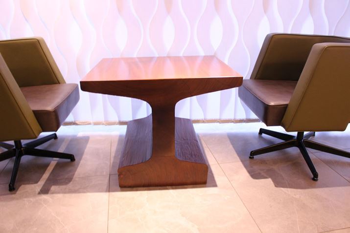 iije[uׂ͂ēiBʂH̒fʂɌ悤ɉHꂽe[uBijǂɂ͊̓wۂ̓wɂBeʐ^Ȁ\XԂ̎E^\̃vJȂǂWĂ