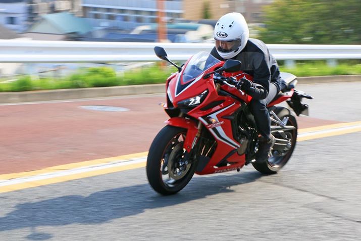 �J�E���𑕔����Ă���̂ŁA�O�X����Ε�����̂Ɏ󂯂��ɑ����