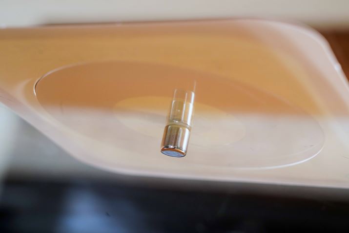 e[u̗ʂɁAݒuŒ}OlbgƓʒuɁAЂƂ̌Œ}Olbgz܂