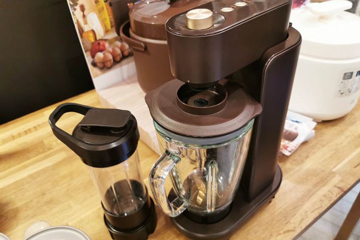 �t���̃^���u���[�i���j��{�̂ɃZ�b�g���Đ^���Ԃɂ���΁A�X���[�W�[�̐^��ۑ����\�ɂȂ�܂�