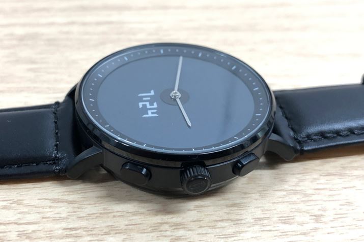 2̃{^Ƃイ̃J[́AP[X̐Fɍ킹Ă