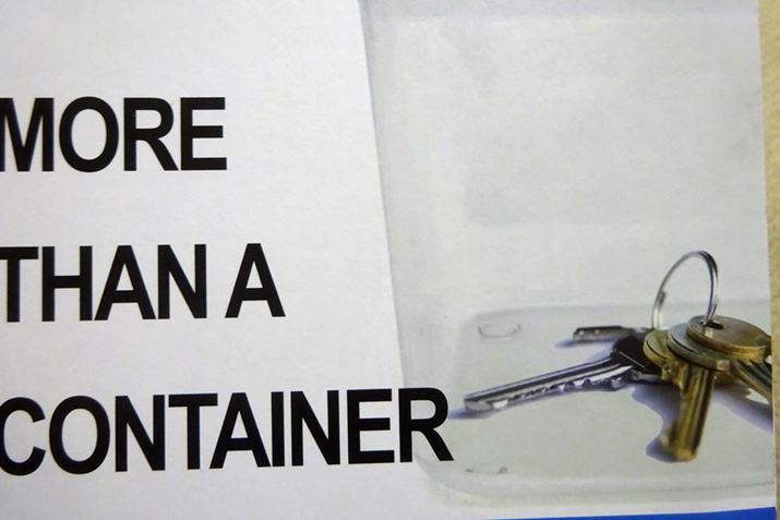 TCY18x18x23cmƂقǑ傫͂܂񂪁Aɂ̌̂ʓIł傤