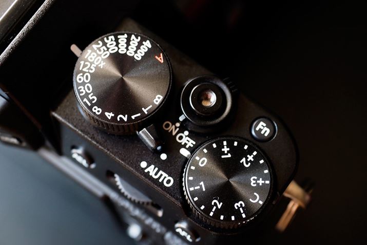 Vb^[x_C̉Eɂ郌o[ŃAhoXSR[hɐ؂芷