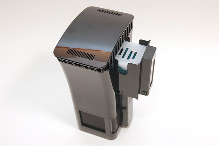 �{�̏㕔��SpMA���Z�b�g���Ďg���܂�