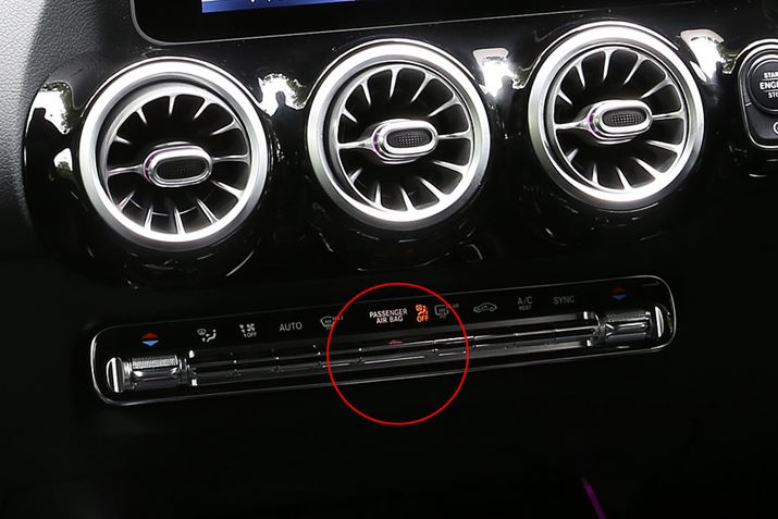 L[̒ɂ̂nU[hXCb`Ȃ̂AuɉÂ炢