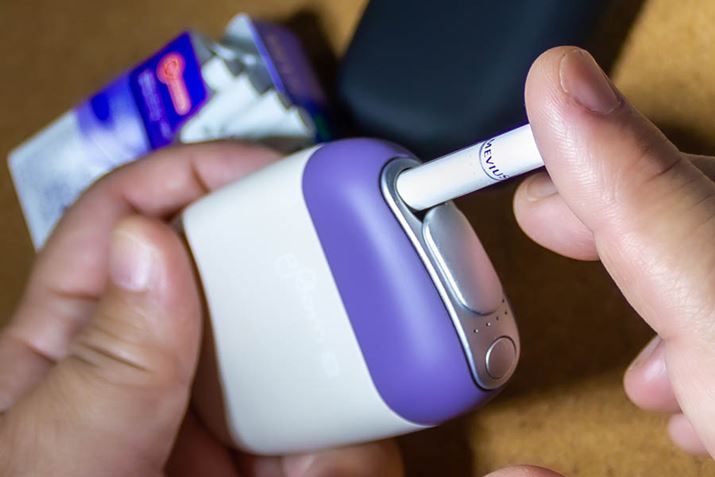 ���΂��X�e�B�b�N�͂������艜�܂ō�������ŁA�f�o�C�X�̓����ɖ���������̂����������z���R�c��