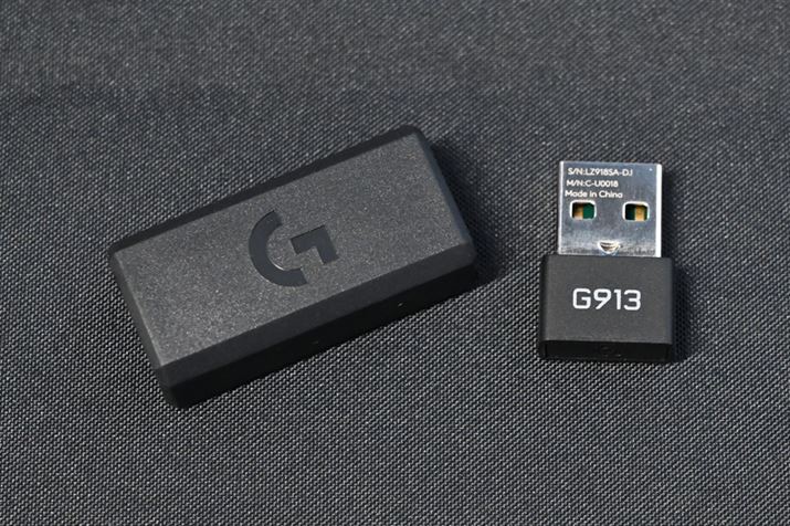 G913́uLIGHTSPEEDvڑp̐phOt