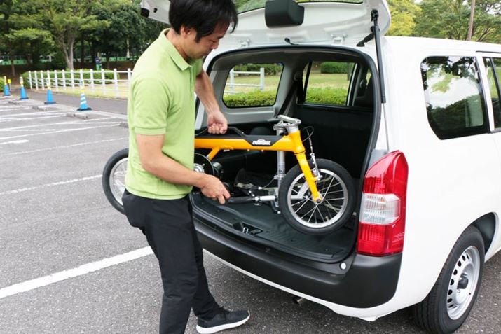 ȂAԂɐςލۂ肪𗧂