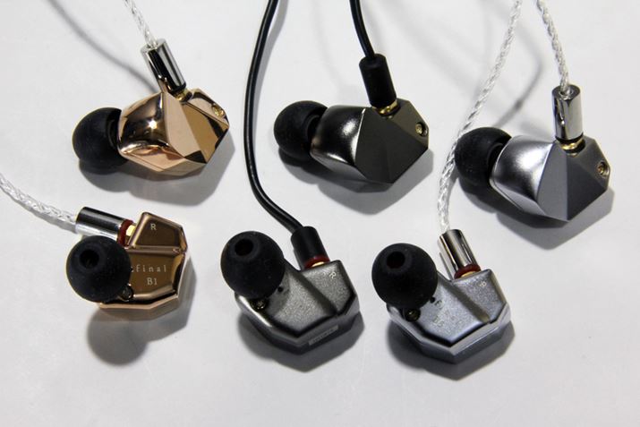 final�ł͒������C���[���j�^�[�^�̃f�U�C�����̗p����B�V���[�Y�B�����ڂ�make�V���[�Y�������肾