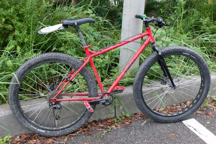 򂷂̂́Ã}EeoCNB̓̂߂ɁAIt[h𑖂ĉꂽ܂ܕuĂ