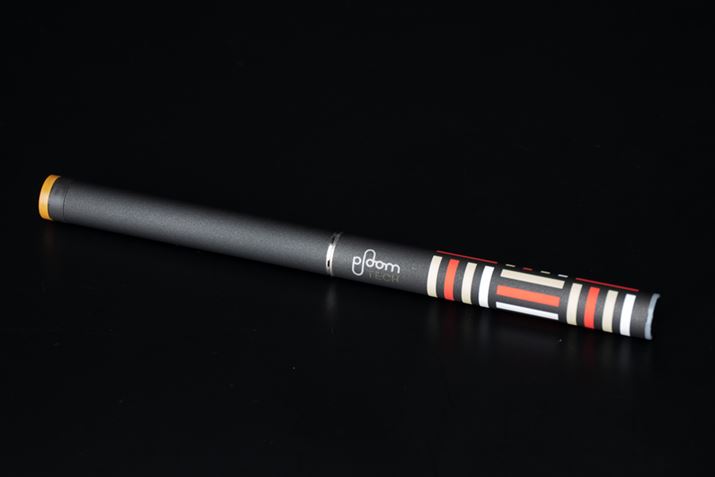 �o�j���̃J�[�g���b�W�̓u���b�N�Ȃ̂ŁA�o�b�e���[���u���b�N�ō��킹�Ă݂�