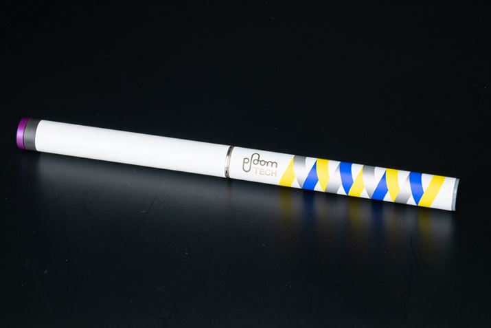 �J�[�g���b�W�F�ɍ��킹�āA�z���C�g�̃o�b�e���[�ɑ������Ă݂�