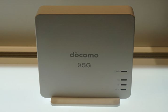 �V���[�v����5G�Ή��f�[�^�ʐM�[���B5G�ʐM�̓~���g��Sub 6�ɑΉ����Ă���