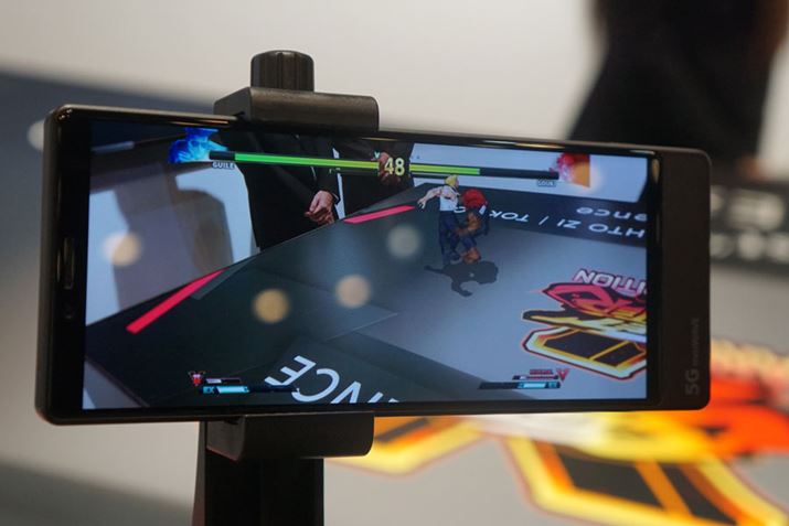 �J�v�R���̊i���Q�[���u�X�g���[�g�t�@�C�^�[�v��AR�R���e���c���������́B�p�x��ς��ăo�g���������ł���