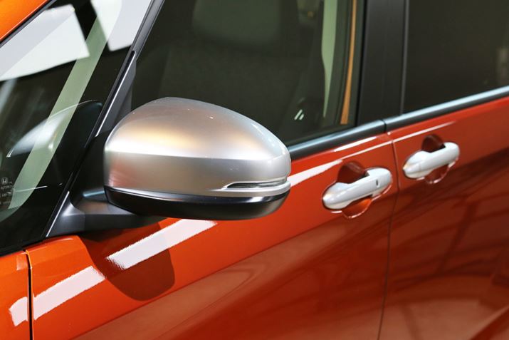 z_ut[hNX^[ṽhA~[ƃhAnh̓Vo[hƂȂĂ