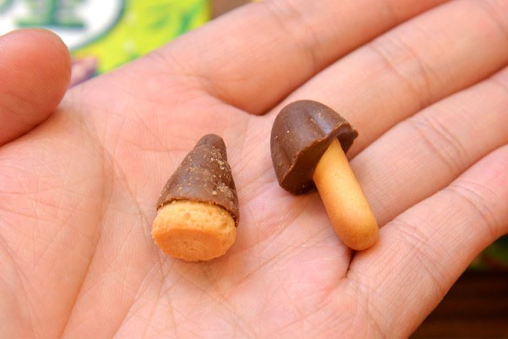 û̎Rv̂قLCɐHׂ܂