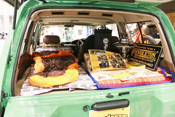 QbWXy[Xɂ́AJ́uCARVINxbhLbgvݒuBl2lAQł