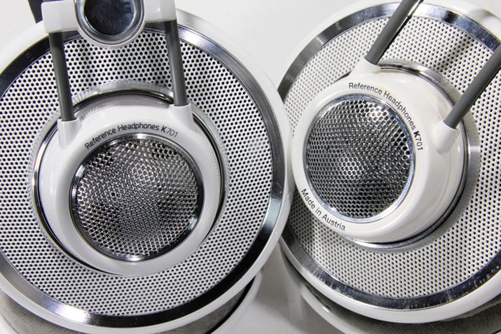 nEWOɃvgĂAgReference Headphones K701h̏̂قȂ