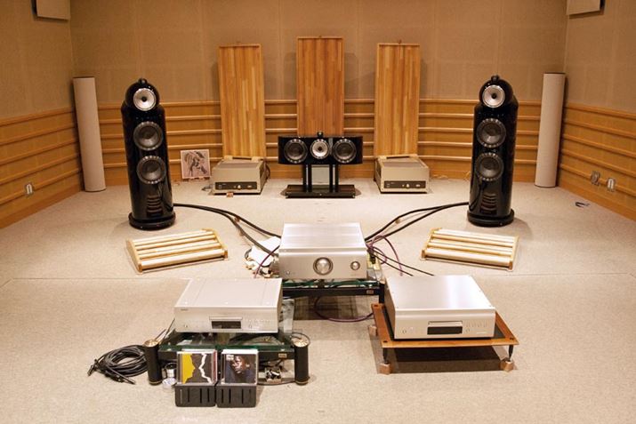 fm̎ɂāBB&Wu802D3vƑgݍ킹ăhCuƂA܂̃TEhɏՌ󂯂