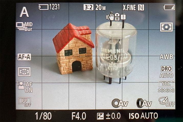 炪tj^[̕\B\Be̓JX^}CYł