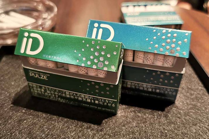 AuACfB[EXeBbNE\[vƁuACfB[EXeBbNE~gv