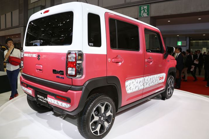 V^unX[vł́A[tȂƂƂɁAANH[^[EBhEVɔĂ