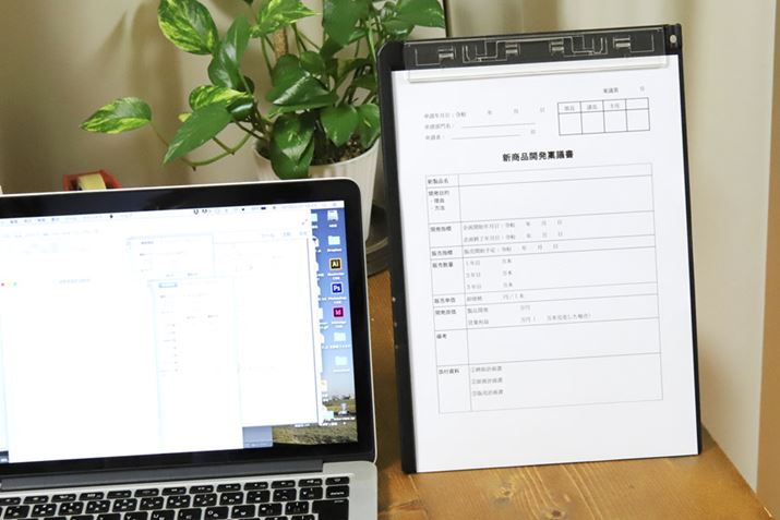 70°ɂƃm[gPC̉ʂƊpx낤߁Aڂ̃sg킹₷