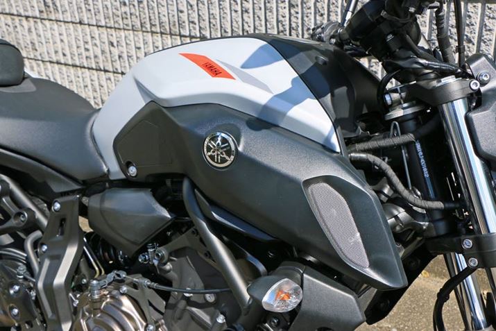 �G�A�X�N�[�v��������^���N�܂��̃f�U�C���͂Ȃ��Ȃ��A�O���b�V�u�Ȉ�ۂ�