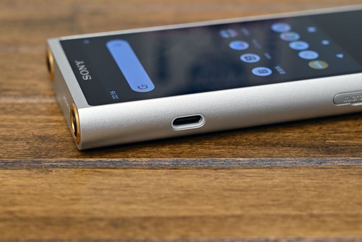 f[^][dpUSB Type-ĆA{̍TChɗpӂĂ