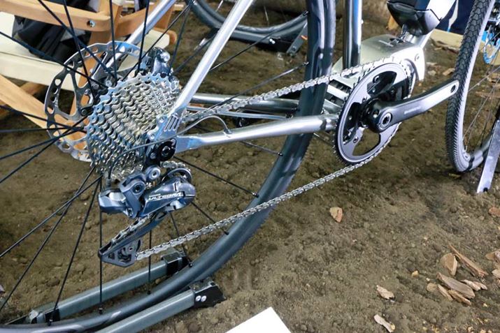 R|[lǵA[hoCNp̏ォ2ڂ̃O[hƂȂuAeOv𑕔B12iϑƂȂ