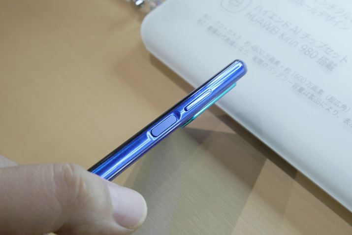 {̂̉Eʂɓd{^ƈ̉wF؃ZT[