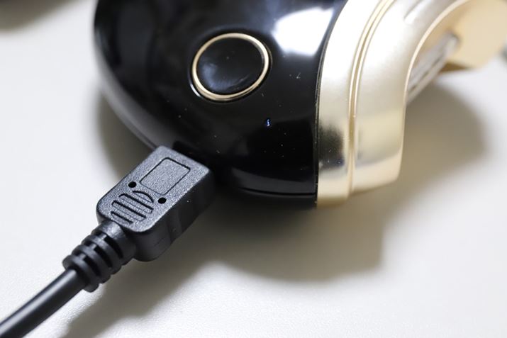 [dmicroUSBP[uŁB30Ŗ^ƂȂA60gpł܂